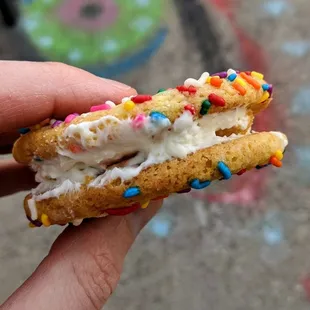 Baker Miller 09-07-2020: Buttercream Sandwich Cookie $3.50