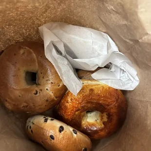 Dozen of assorted bagels