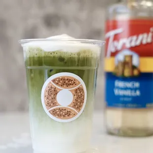 Wimbledon White Matcha 
Matcha latter sweetened with van syrup and topped with sweet cream foam