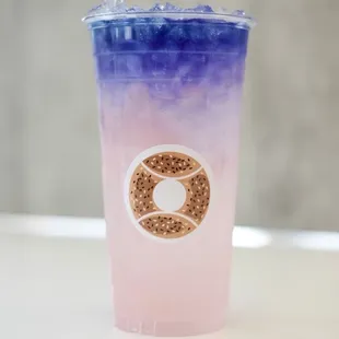 Tennis Paradise
Lychee beverage, coconut jelly, and butterfly tea