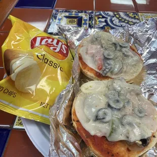 Veggie Pizza Bagel