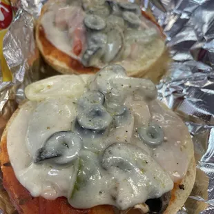 Veggie Pizza Bagel