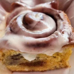 Cinnamon roll was great. A nice light bready square topped with homemade icing.