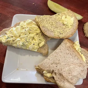 Egg salad sandwich