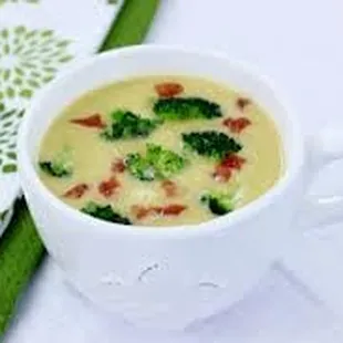 a bowl of broccoli soup