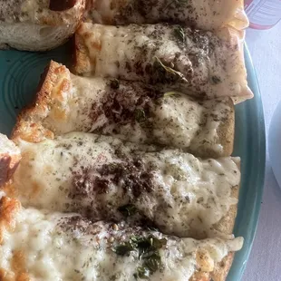 Cheesy Garlic Breaf