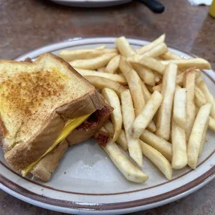 Grill cheese and Bacon - Side fries