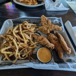 chicken wings and fried chicken, food