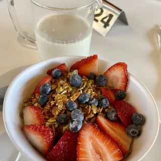 GRANOLA BOWL