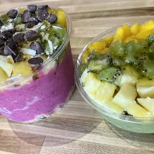 Pitaya bowl (regular) &amp; Green bowl (small)