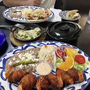 Camarones a La Marea Plate