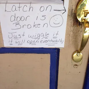 a sign on the door of a restaurant
