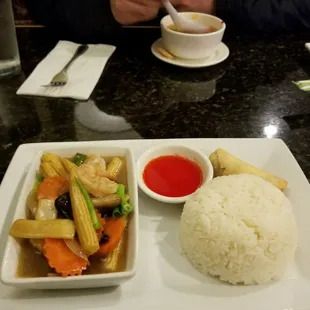 Shrimp with baby corn n mushrooms! Good!