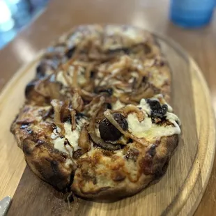 Mushroom pizza