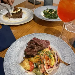 Panzanella salad with tenderloin medallions