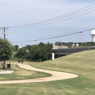 Great walking trails and close vicinity to the freeway