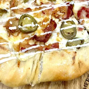 bacon jalepeno popper stuffed crust