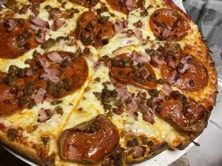 Laly’s Pizza & Cocktails