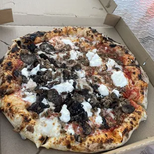 Sausage, ricotta, half mushroom