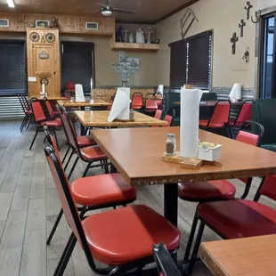sushi and sashimi, interior