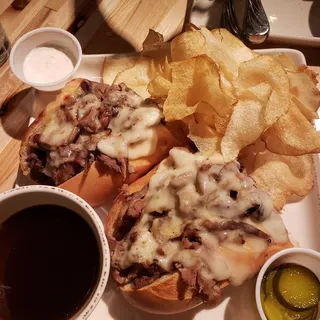 Roast Beef Dip*