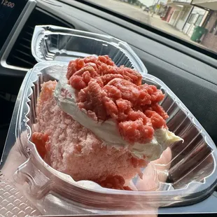 Strawberry crunch cake