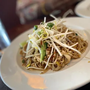 Pad Thai with fresh bean spout.
