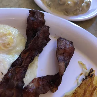 Liz's Biscuits & Gravy