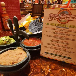 Fantastic lunch specials that includes beverages.