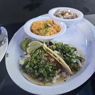 Chicken tinga and lengua (Cow tongue) street tacos