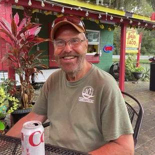 We love to come to this place for Mexican Tacos cheap food and drinks and sit in the courtyard