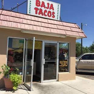 Perfect little hole in the wall!