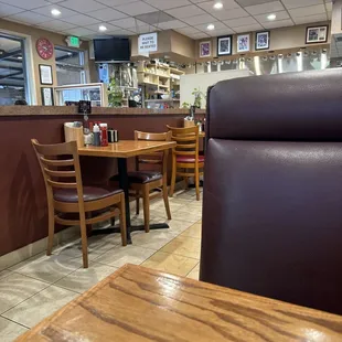 Tables, kitchen, atmosphere