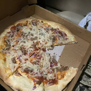 Bakari Meat Deluxe Pizza