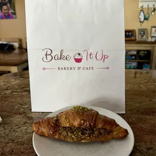 Baklava croissant