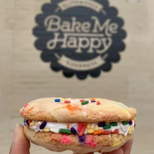 Sprinkle sandwich cookie