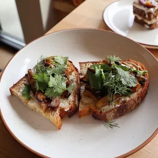 Mushroom toast