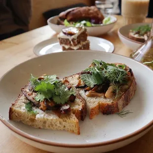 Mushroom toast