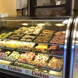 Lots of great cookie choices!