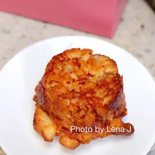 Cheesy Garlic Pull-Apart ($5) - super crispy texture, especially the surface. Very garlicky and buttery. Has garlic cloves inside!