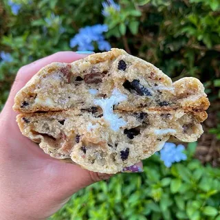 Oreo Milkshake Cookie