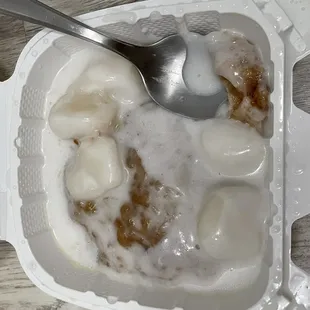 Kulolo Mochi Rice with haupia sauce &amp; mochi balls ($7)