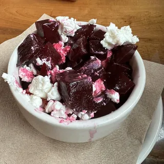 BEETS & GOAT CHEESE (GF)
