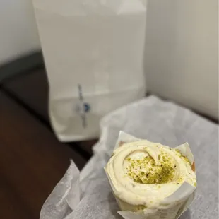 Pistachio Honey Cupcake