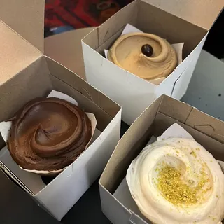 Pistachio Honey Cupcake