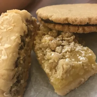 Flourless Peanut Butter Cookie