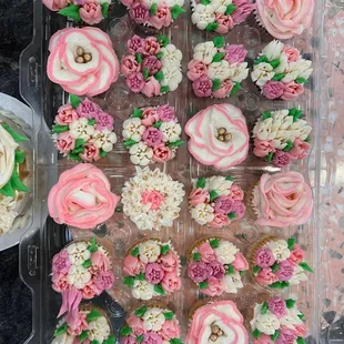 Floral flower cupcakes