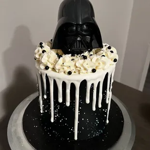 a darth vader cake