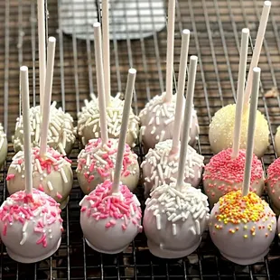 birthday cake cake pops