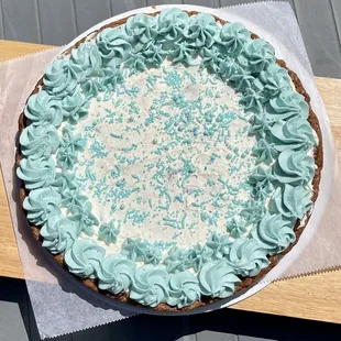 old fashioned chocolate chip cookie cake with vanilla bean buttercream